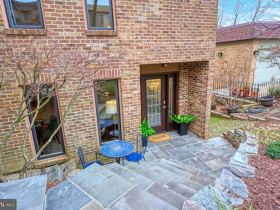 4th image of 9937 Great Oaks Way