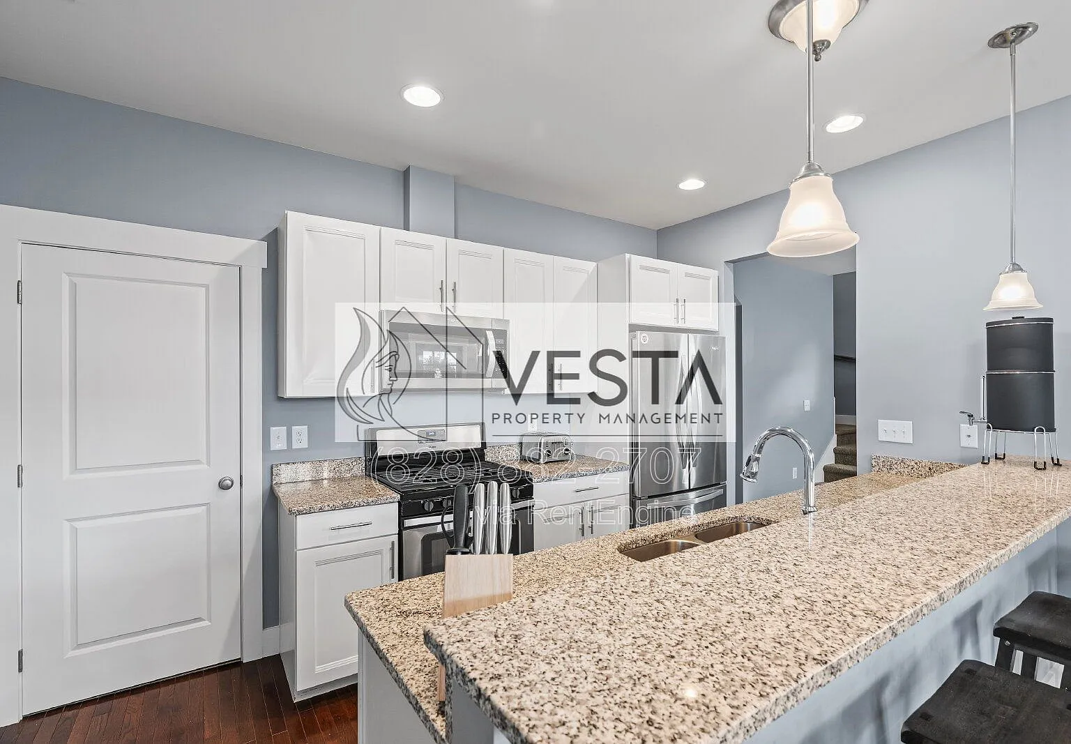 3 bed, 3.0 bath, 1501 sqft, $2,444 — Photo 4