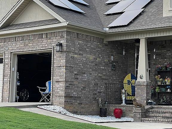 3rd image of 1500 Lost Creek Dr