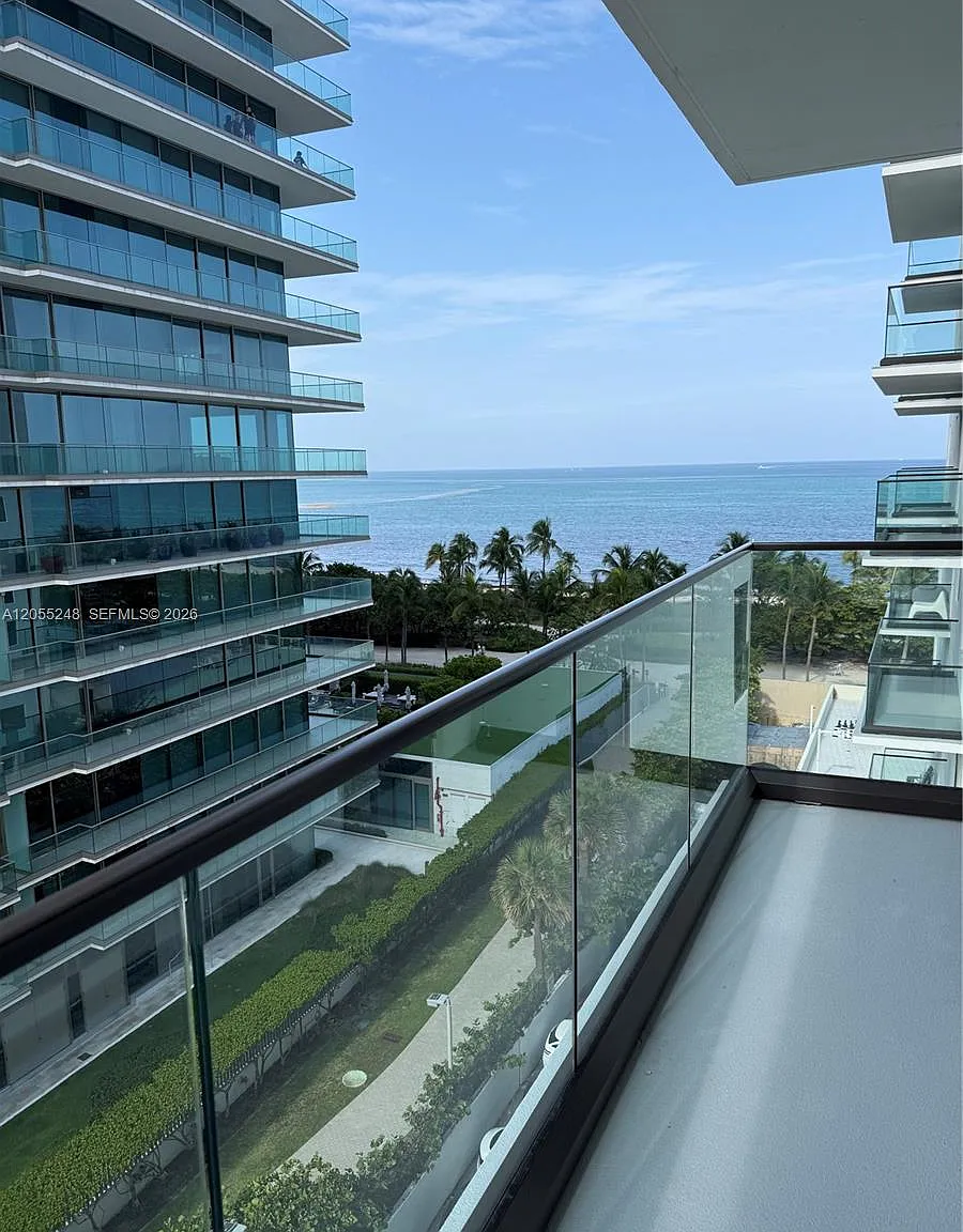 The Plaza Of Bal Harbour — Photo 3