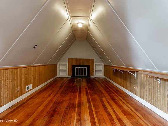 Upstairs Bonus Room