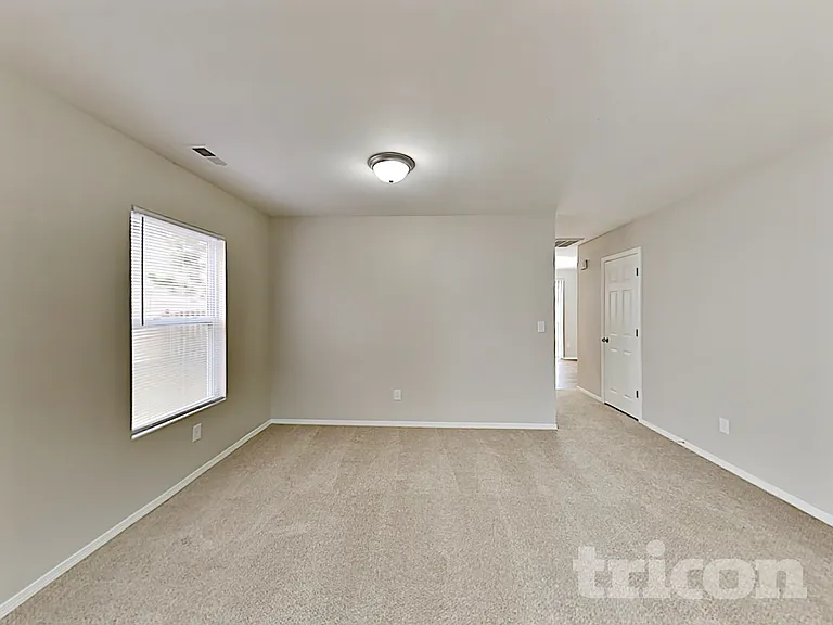 4003 Larkhaven Village Dr — Photo 3