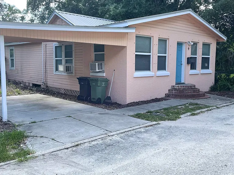 9 Blanche Ln — Photo 1