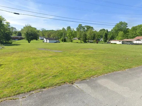 Omega St, Harriman, TN 37748