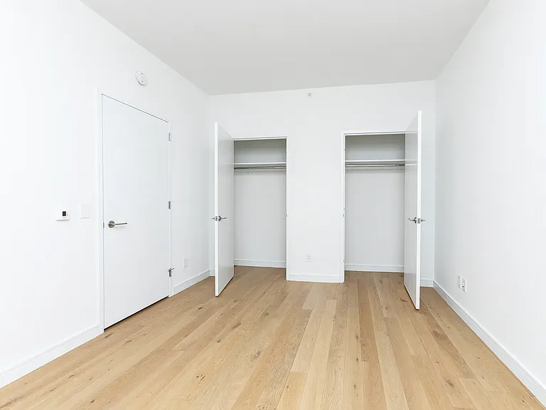 42-20 24th St #42K — Photo 9