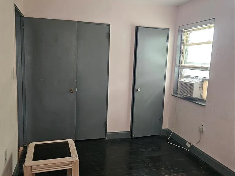 661 W Brookdale St — Photo 17