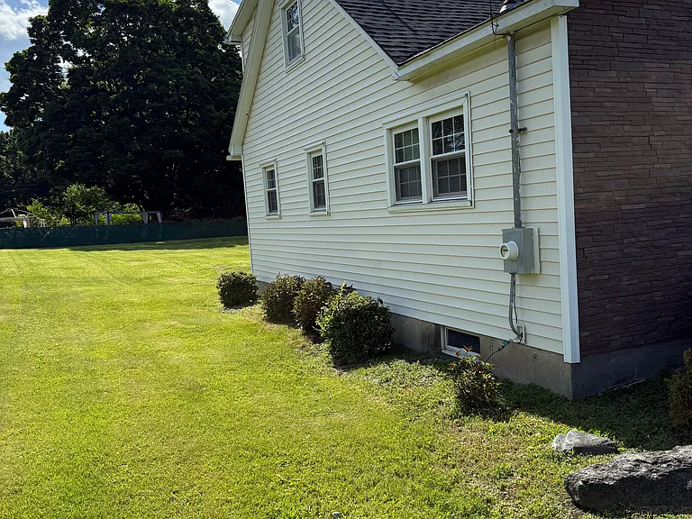 4 Griffin Dr — Photo 2