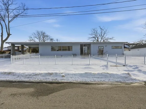 27 Kane St, Fall River, MA 02720