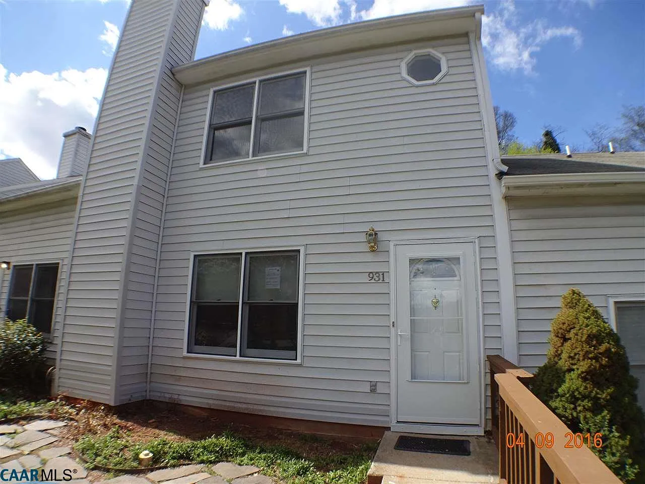 931 Rives St photo 1