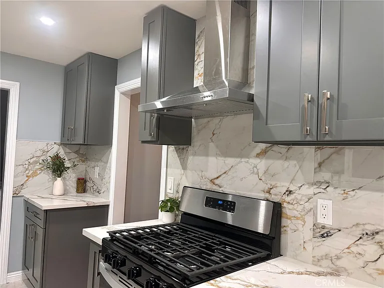16014 Horace St #16014 — Photo 32
