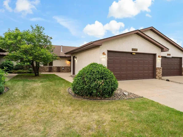 2192 Vierling Dr E, Shakopee, MN 55379