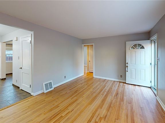 4th image of 2532 Marcia Blvd