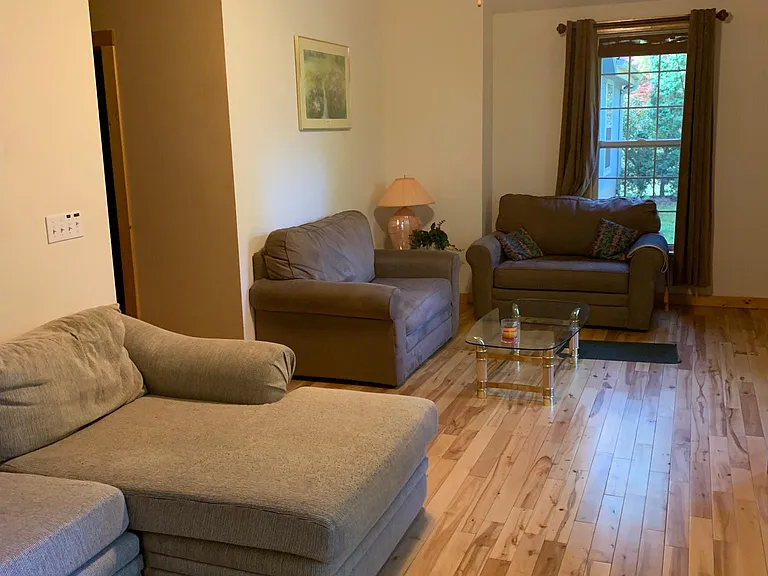 Two single pull-outs for overnight guests