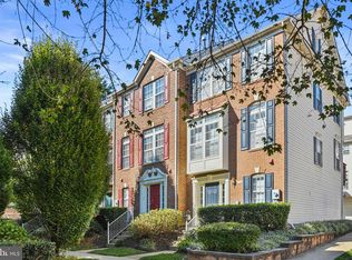 2710 Manhattan Pl, Vienna, VA 22180