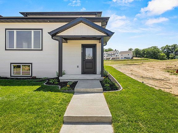 5th image of 448 Gunderson Dr