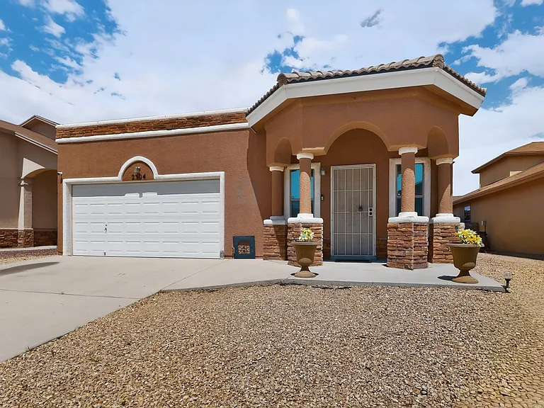 2304 Honey Dew St — Photo 4