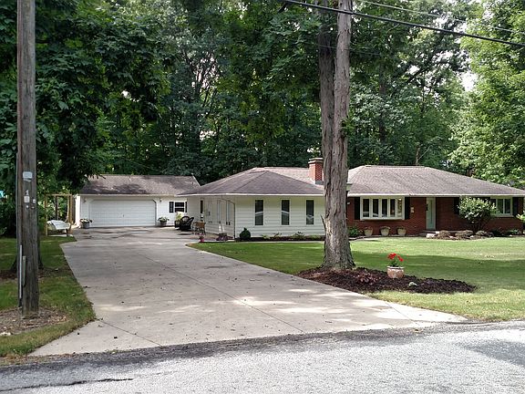 3rd image of 2809 Lakewood Ave