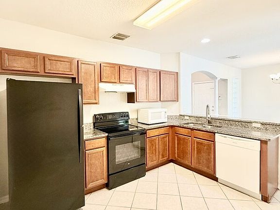 5th image of 429 Newmont Cir Unit 202