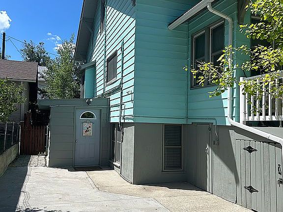 3rd image of 835 E 3rd St