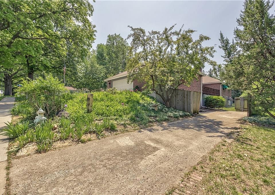 6300 Hodges Dr, Prairie Village, KS 66208 Zillow