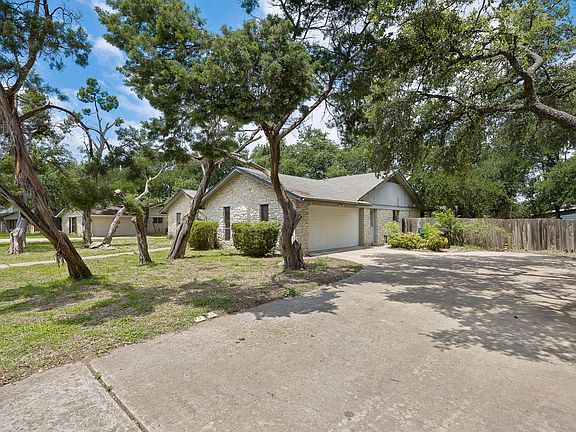 2nd image of 904 Lime Rock Dr