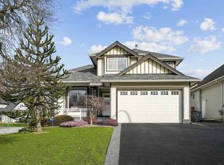 18111 68a Ave, Surrey, BC V3S9C2