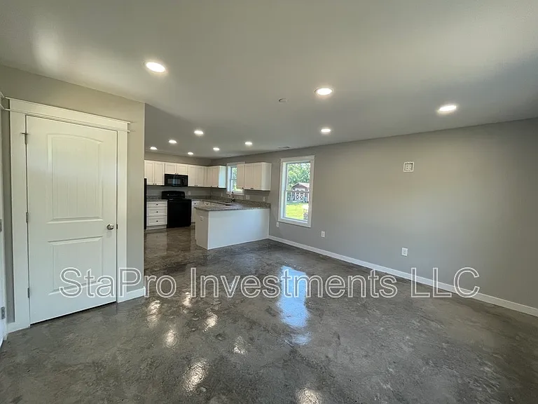 1128 Slaters Creek Rd #A — Photo 4