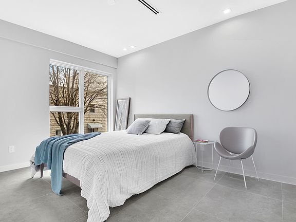 3rd image of 17 Diamond St #2B