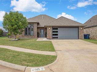 17505 Sparrow Hawk Ln, Edmond, OK 73012