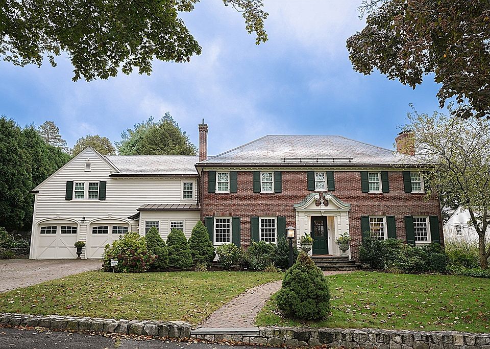 1st image of 32 Pickwick Rd