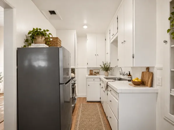 935-937 Hancock Ave, 935-937 Hancock Ave #3-4, West Hollywood, CA 90069