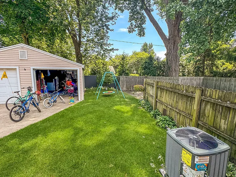 706 Rosewood Ave SE — Photo 10