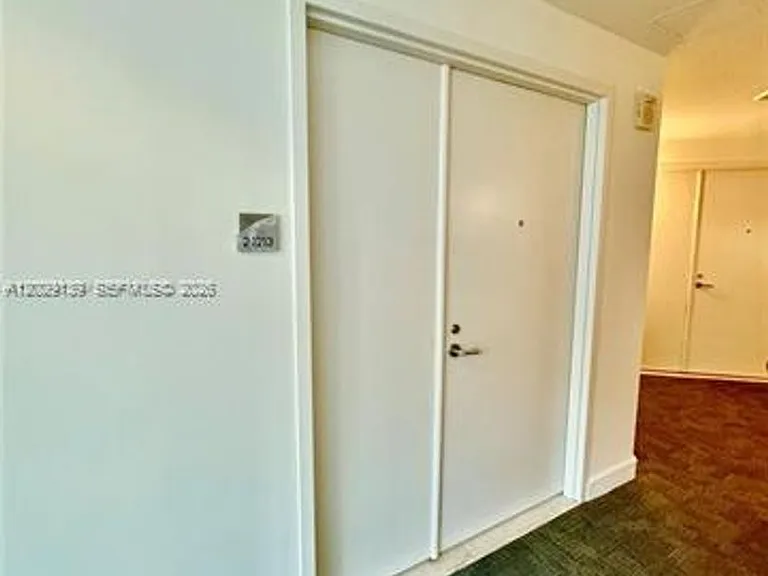 3131 NE 188th St #21213 — Photo 3