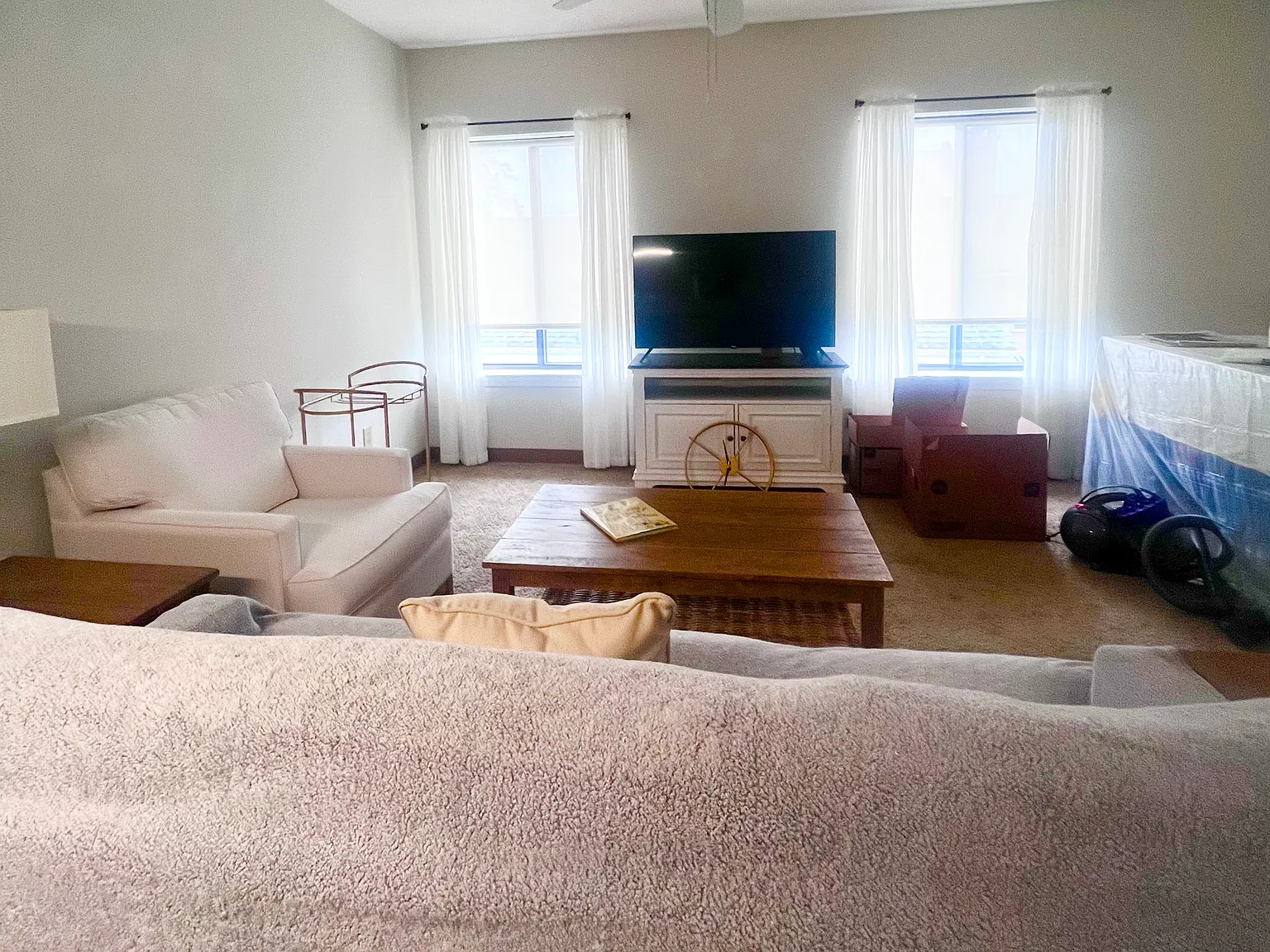 1 bed, 600 sqft, $1,900 — Photo 2