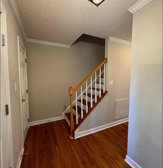 101 Queens Knoll Ct — Photo 11