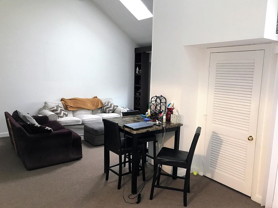2nd image of 74 Euston Rd #310