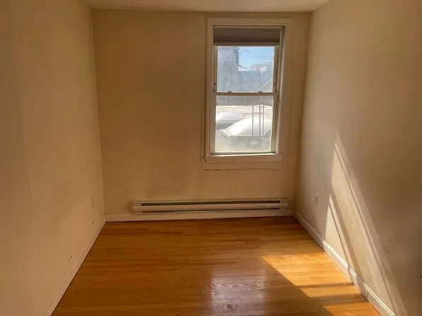 730 Massachusetts Ave #3, Cambridge, MA 02139