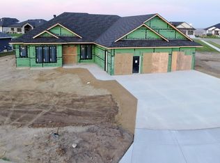 6210 Heritage Ridge Rd, Bismarck, ND 58503