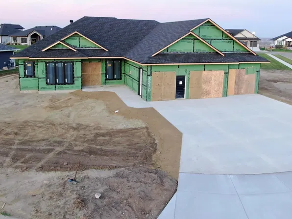 6210 Heritage Ridge Rd, Bismarck, ND 58503