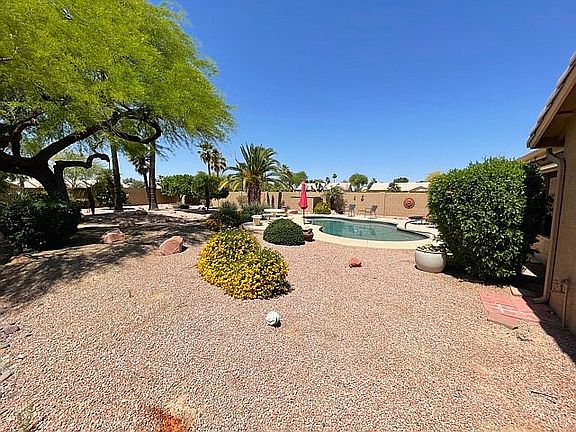 3rd image of 3346 N Snead Dr