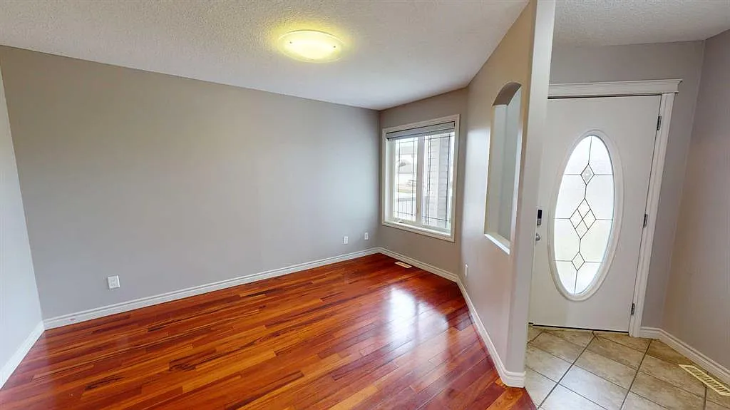 3 bed, 3.5 bath, 1630 sqft, $2,900 — Photo 2