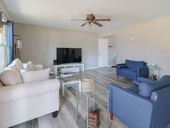 2nd image of 618 Dogwood Dr
