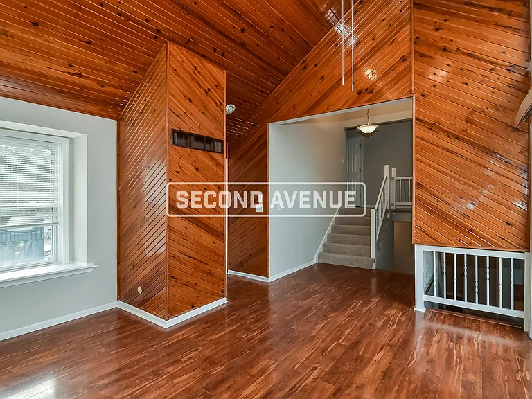 1804 NE Gatewood Dr — Photo 4