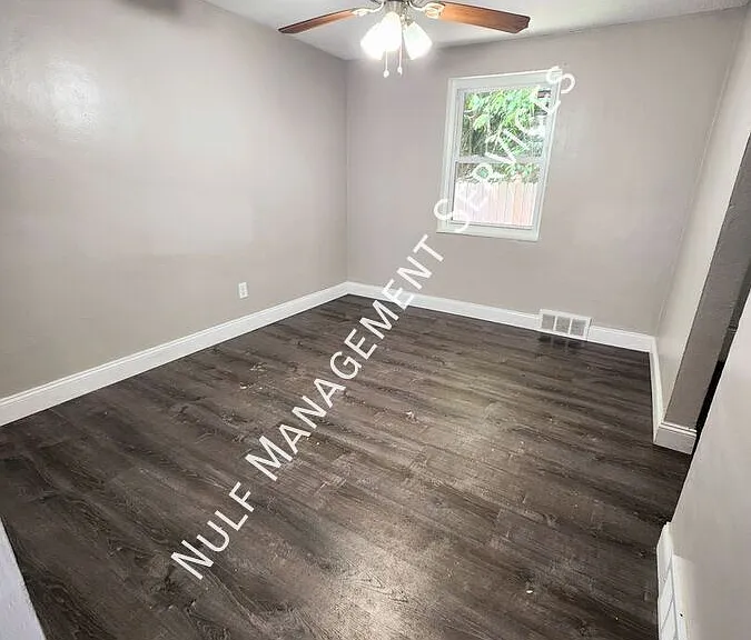 449 Idlewood Rd — Photo 4
