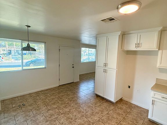5th image of 1016 Meredith Dr