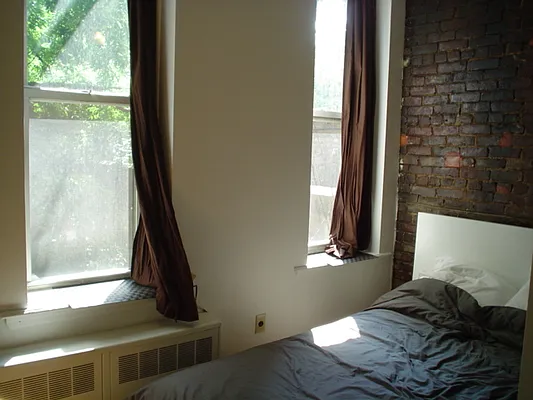 Rented by Chartwell Manhattan Realty | media 17