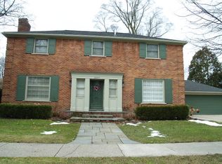 26377 Huntington Rd, Huntington Woods, MI 48070