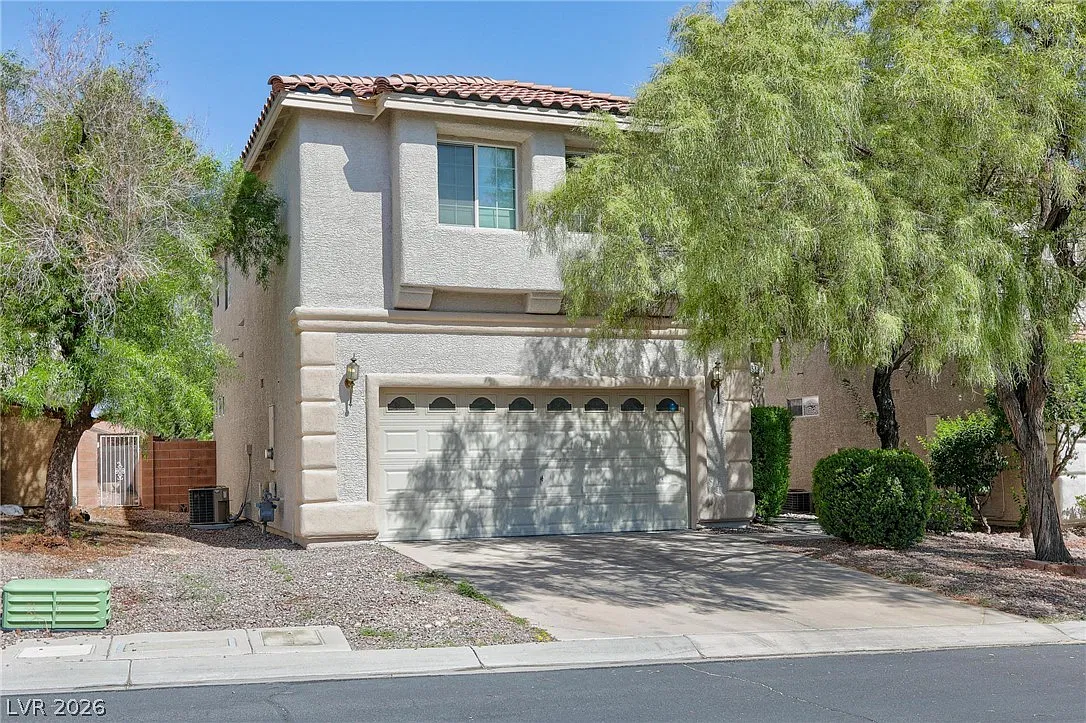 3 bed, 2.5 bath, 1672 sqft, $2,495 — Photo 1