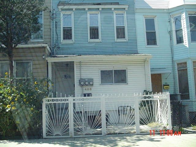 2nd image of 456 E 185th St APT 1