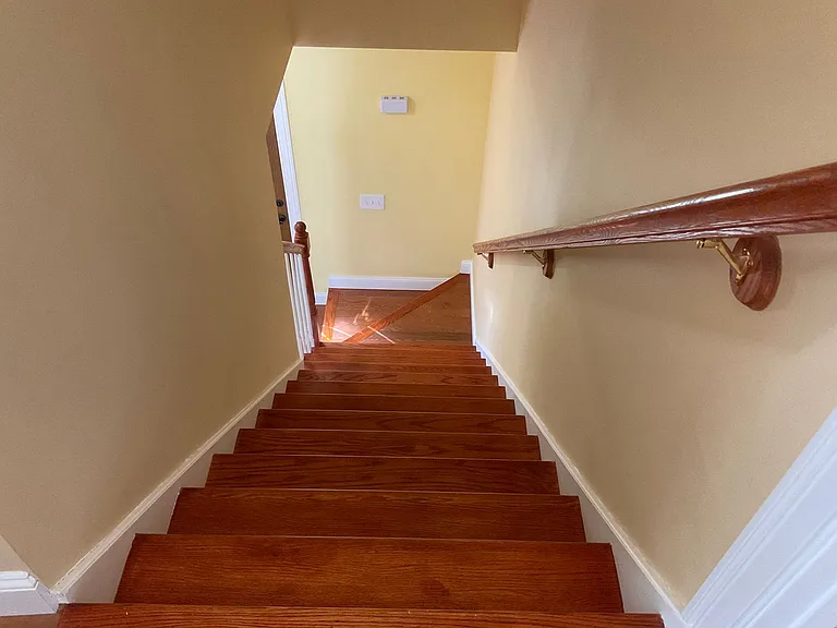 38 Glastonbury Ave — Photo 12